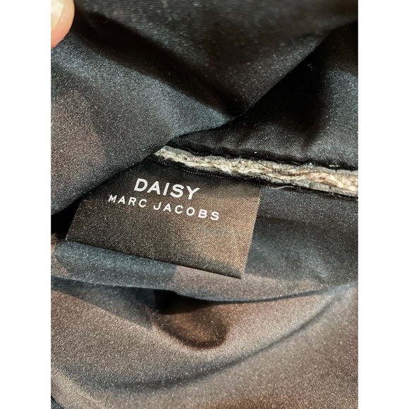 Marc Jacobs Daisy Canvas Tote Bag - Picture 8 of 11